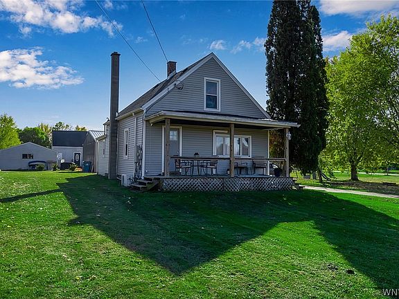 3rd image of 1261 Gowans Rd