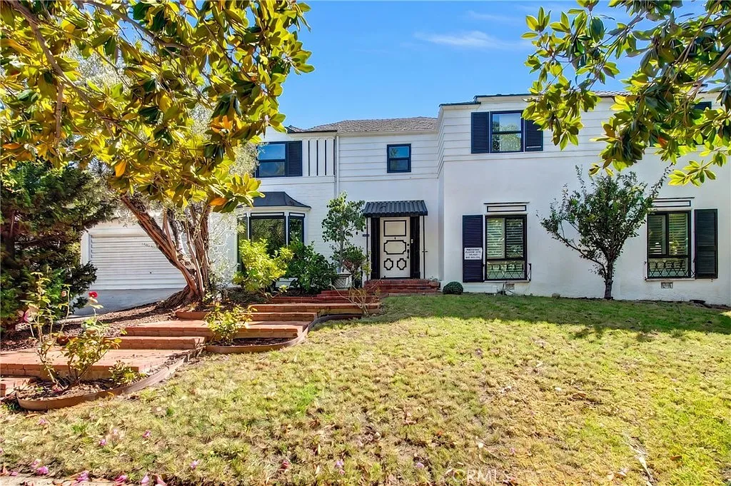 4 bed, 3.5 bath, 3208 sqft, $11,500 — Photo 1