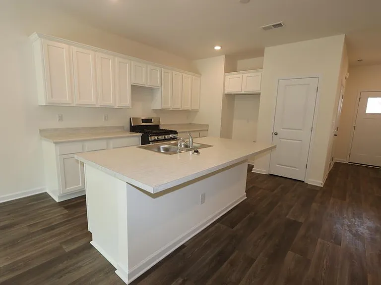 2645 Aubrey St — Photo 14
