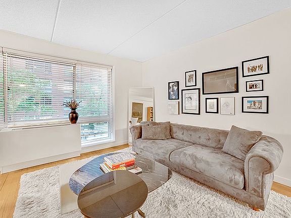 4th image of 555 W 23rd St APT N4a