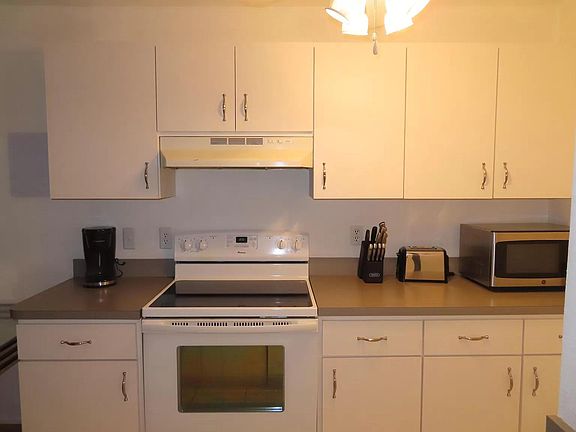 4th image of 1400 Gandy Blvd N Unit 1115