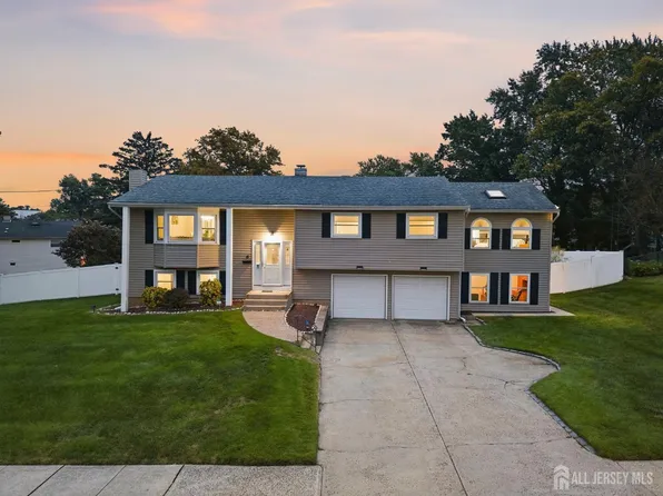 6 Sherry Rd, East Brunswick, NJ 08816
