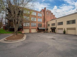 165 Virginia St STE 10, Mount Airy, NC 27030