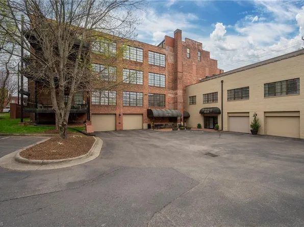 165 Virginia St Ste 10, Mount Airy, NC 27030