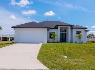 2211 NE 22nd Pl, Cape Coral, FL 33909