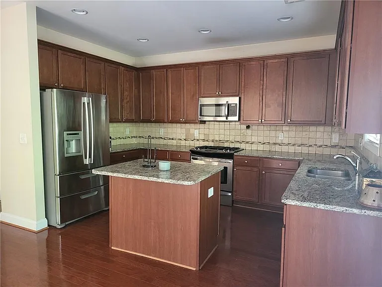 1080 Colgan Ct — Photo 9
