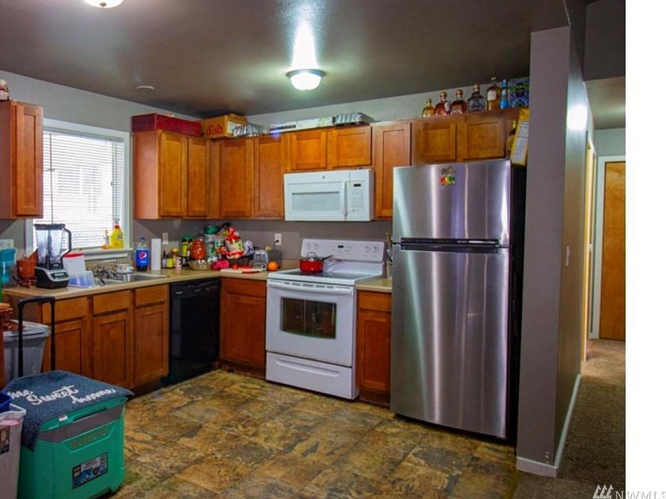 1st image of 11040 1st Ave SW Unit A