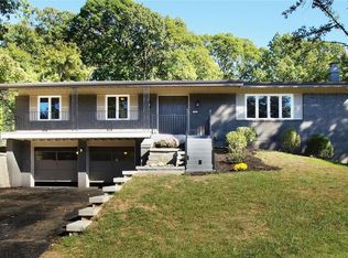 216 Stoney View Ct, Saint Louis, MO 63146