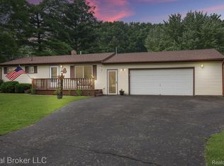 5199 Nash Dr, Flint, MI 48506