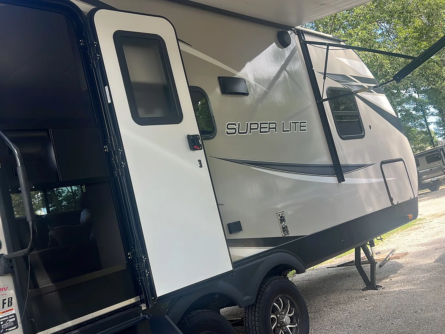 Cozy 2022 Jayco Starcraft RV Stay Holly Springs — Photo 2