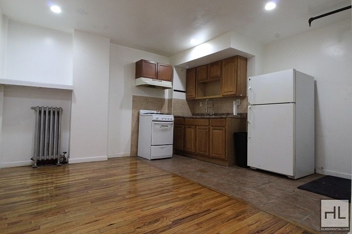 1st image of 288 New York Ave APT 1R