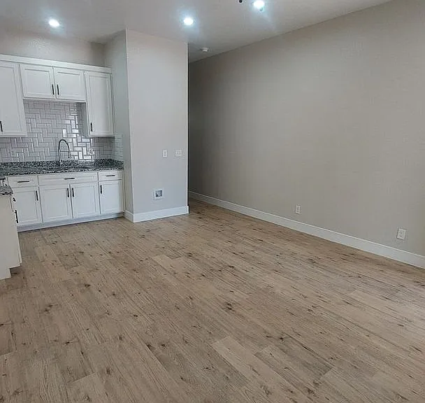 2414 San Diego Ave — Photo 42