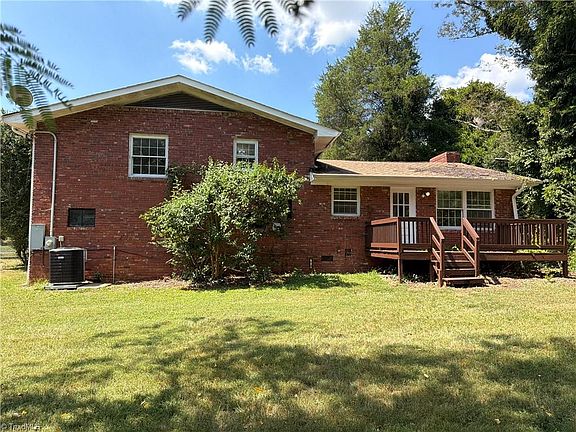 5th image of 2618 Speas Rd