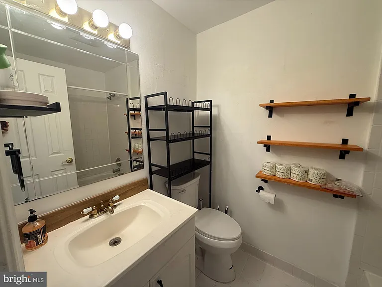 2218 Central Ave #BASEMENT — Photo 12