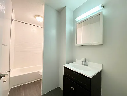 Rented by Bruma Realty LLC | media 4