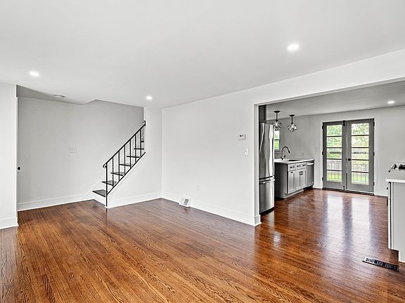 4th image of 1519 Simona Dr
