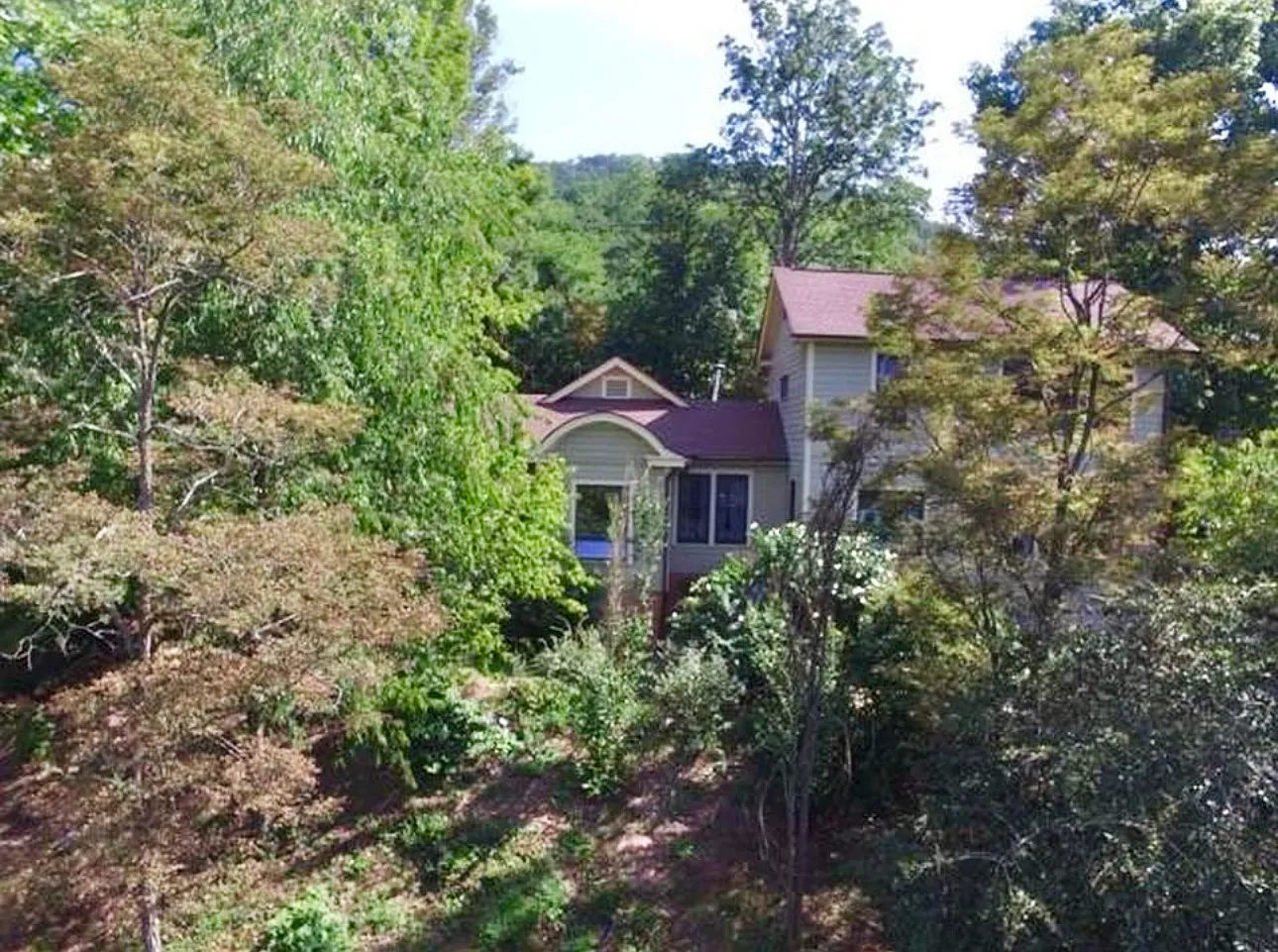 4 bed, 2485 sqft, $3,900 — Photo 3