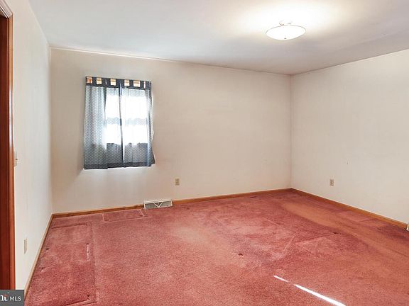 5th image of 39 W Huntington Cir