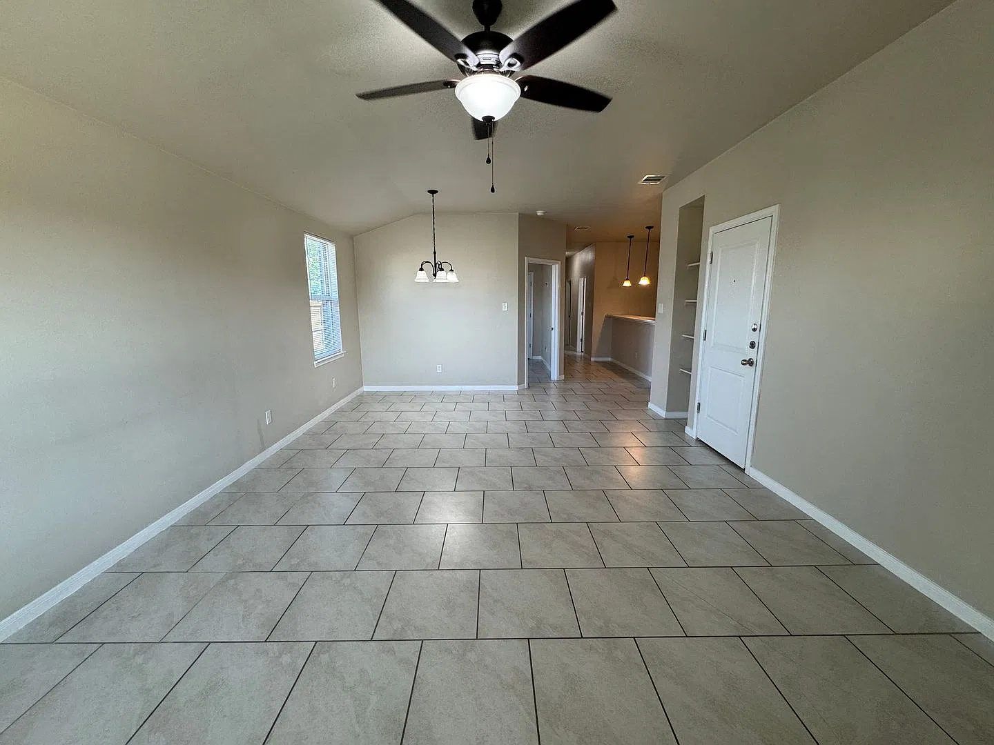 4703 Cambridge Dr — Photo 4