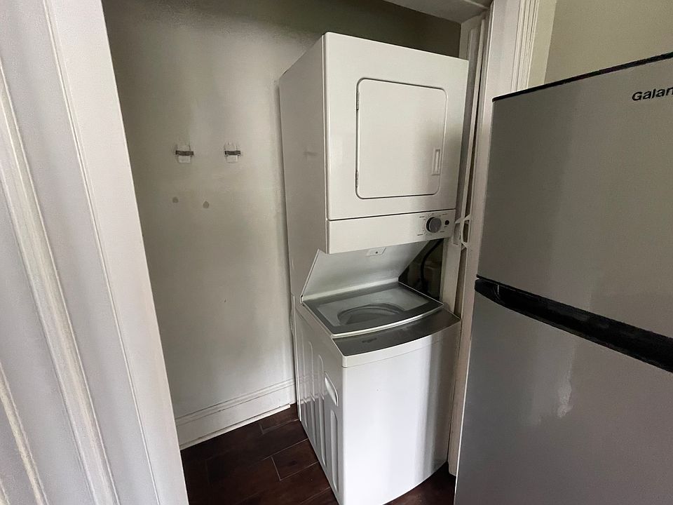 2nd image of 644 Moreland Ave #B