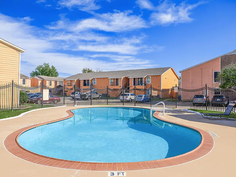 Capewood Apartments — Photo 12