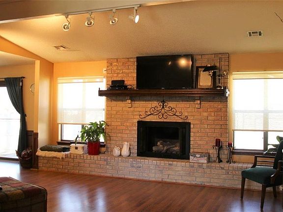 3rd image of 3401 W Beechwood Dr