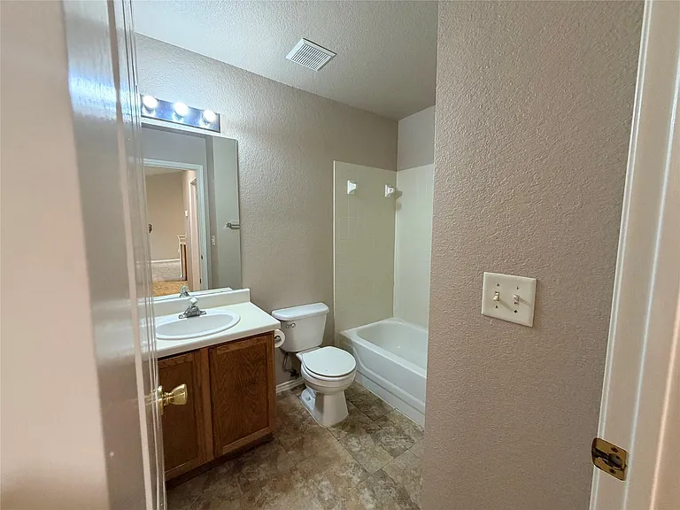 2904 Whisper Oaks Ln #A — Photo 14