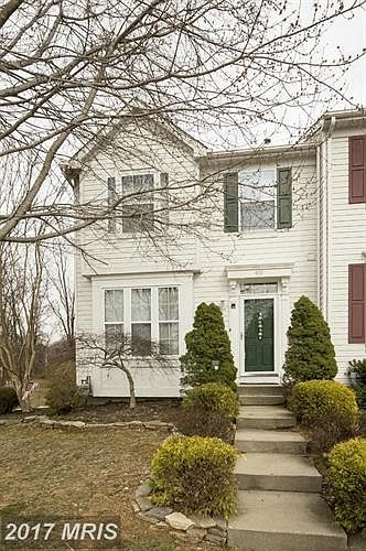 1st image of 401 Amelanchier Ct