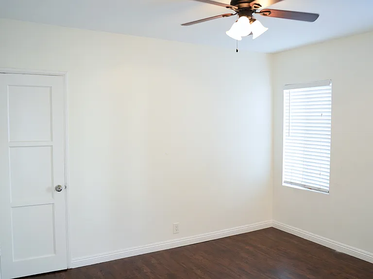 429 N Palm Ave #A — Photo 15