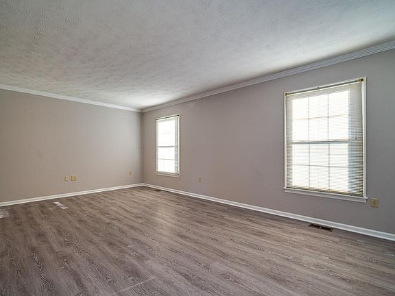 5th image of 2369 Meadowgreen Dr