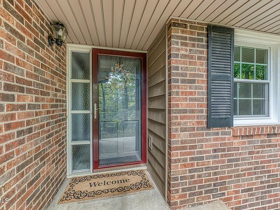 3rd image of 411 Rovan Dr