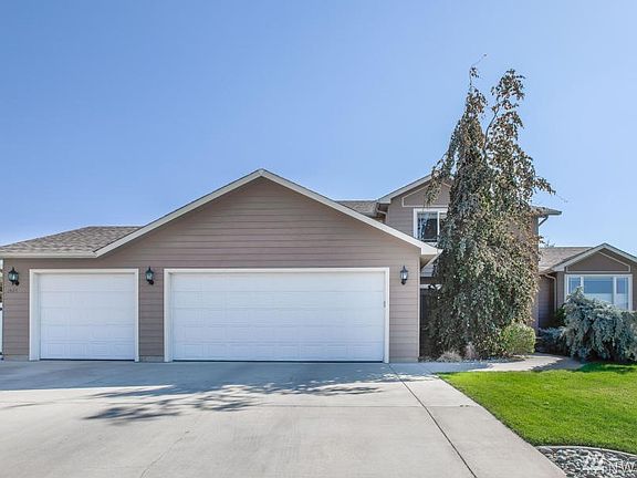 2nd image of 1529 Hannah Way