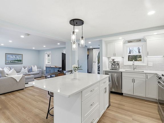 2nd image of 110 Union St