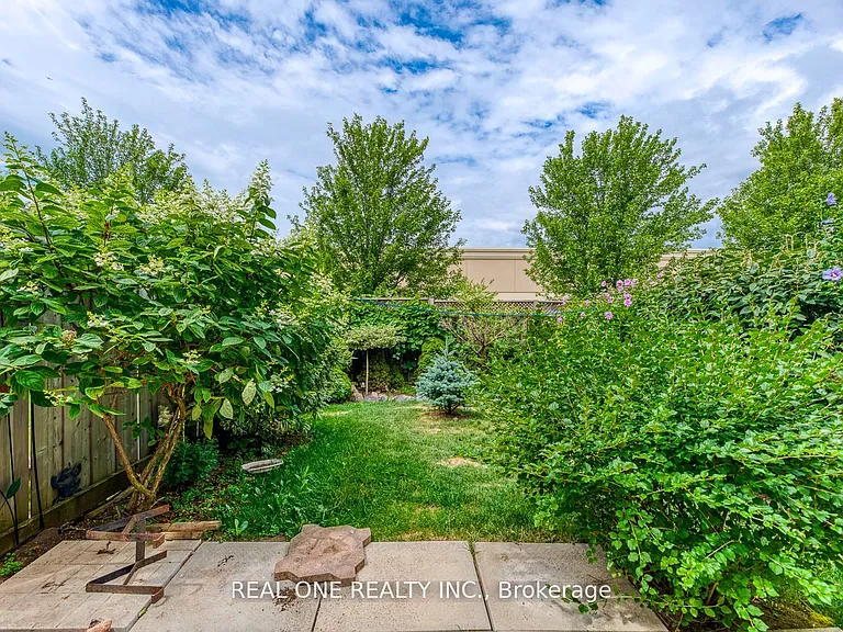 1263 Craigleith Rd — Photo 39