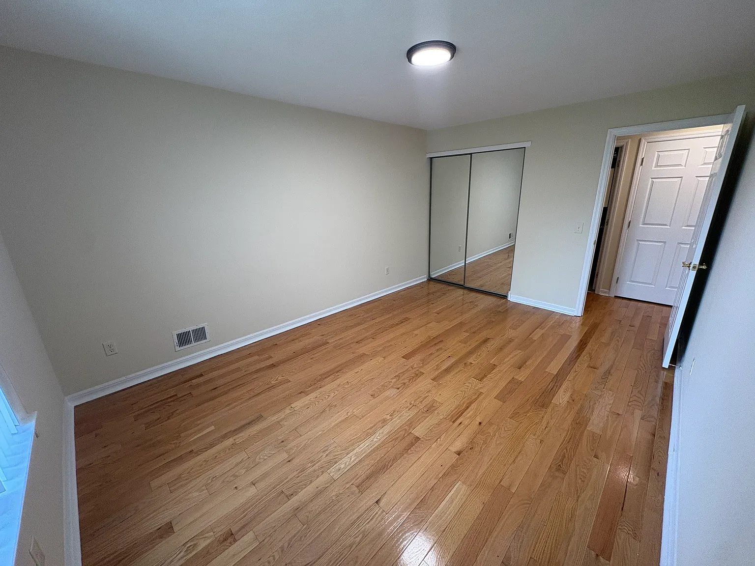 2 bed, $2,500 — Photo 4