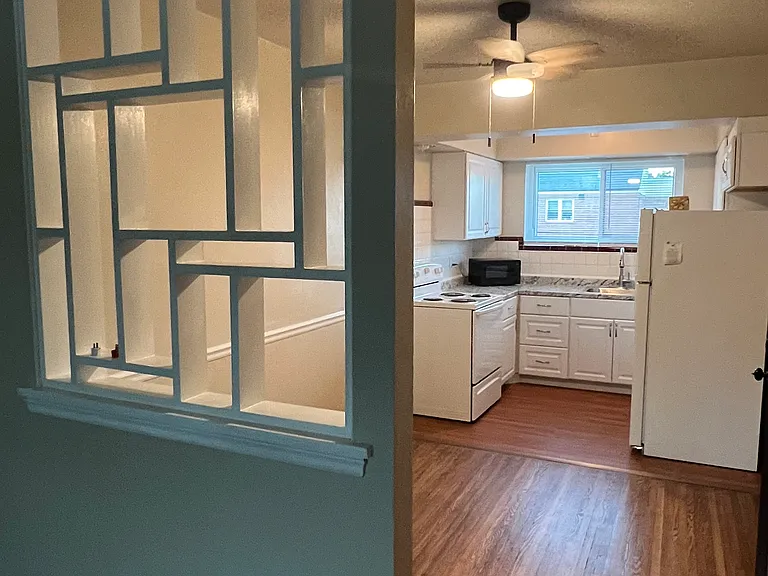 6239 Nagel Ave #2W — Photo 4