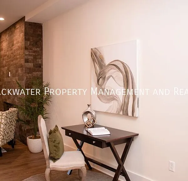 1208 Commerce St #301 — Photo 31
