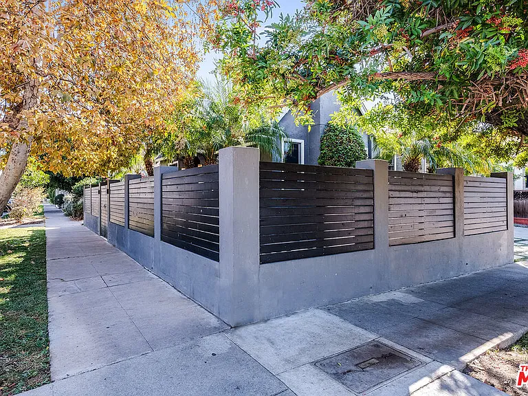 7722 Clinton St — Photo 2