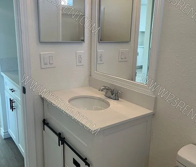 509 E Avenue Q #5-B — Photo 16