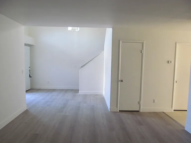 1413 Desert Hills Dr — Photo 6