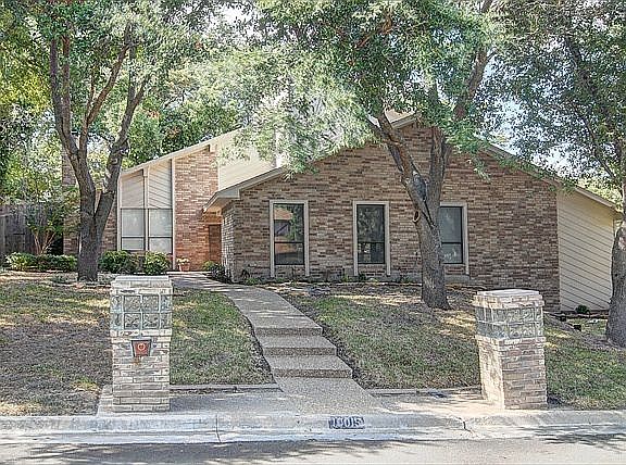 2nd image of 10015 Townridge Dr
