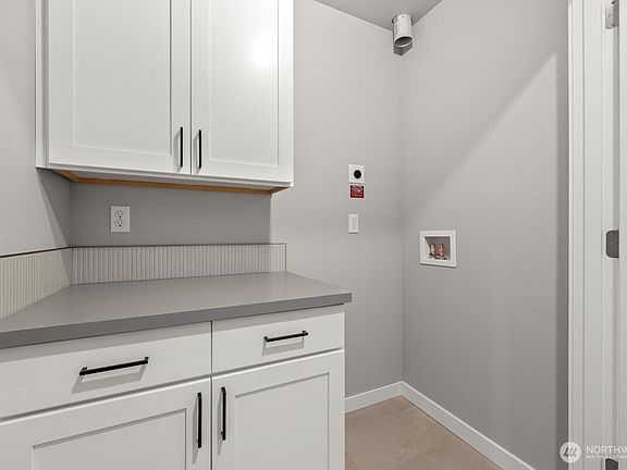 4th image of 16823 Alder Way #J3