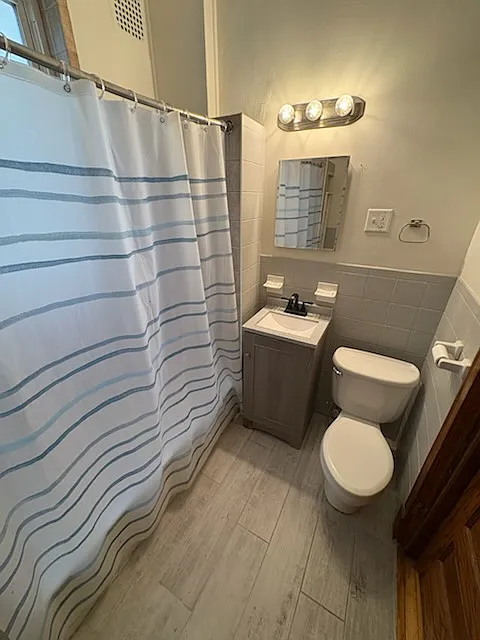 3 bed, 1900 sqft, $2,500 — Photo 4