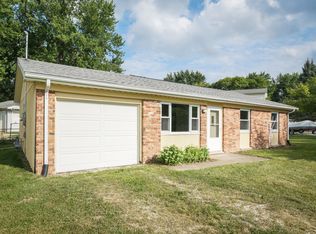 302 E Bittersweet Rd, Washington, IL 61571