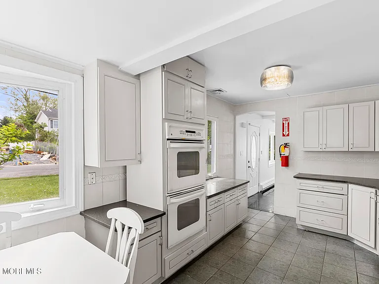 297 Highland Ave — Photo 8