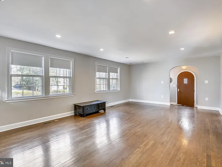 10202 Frederick Ave — Photo 5