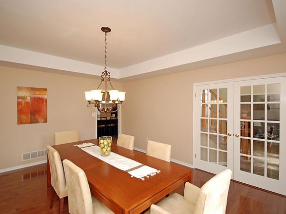 5th image of 10 Carriage Way