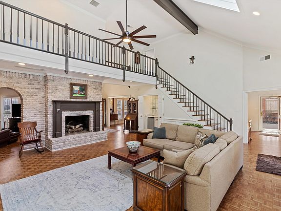 2nd image of 2973 Oakleigh Ln