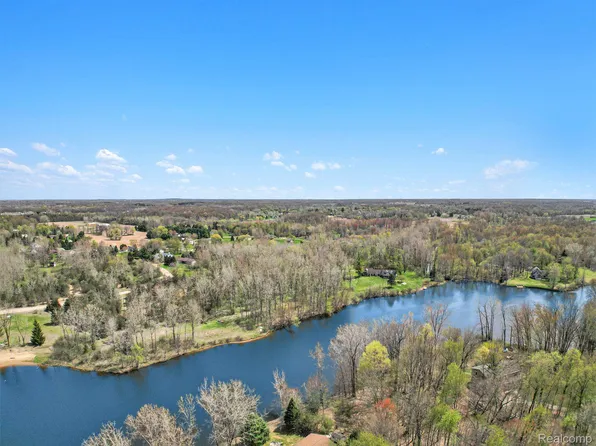 0 Garrett Dr, Fowlerville, MI 48836