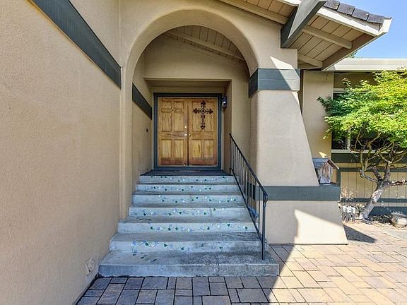 3rd image of 8248 Twin Oaks Ave